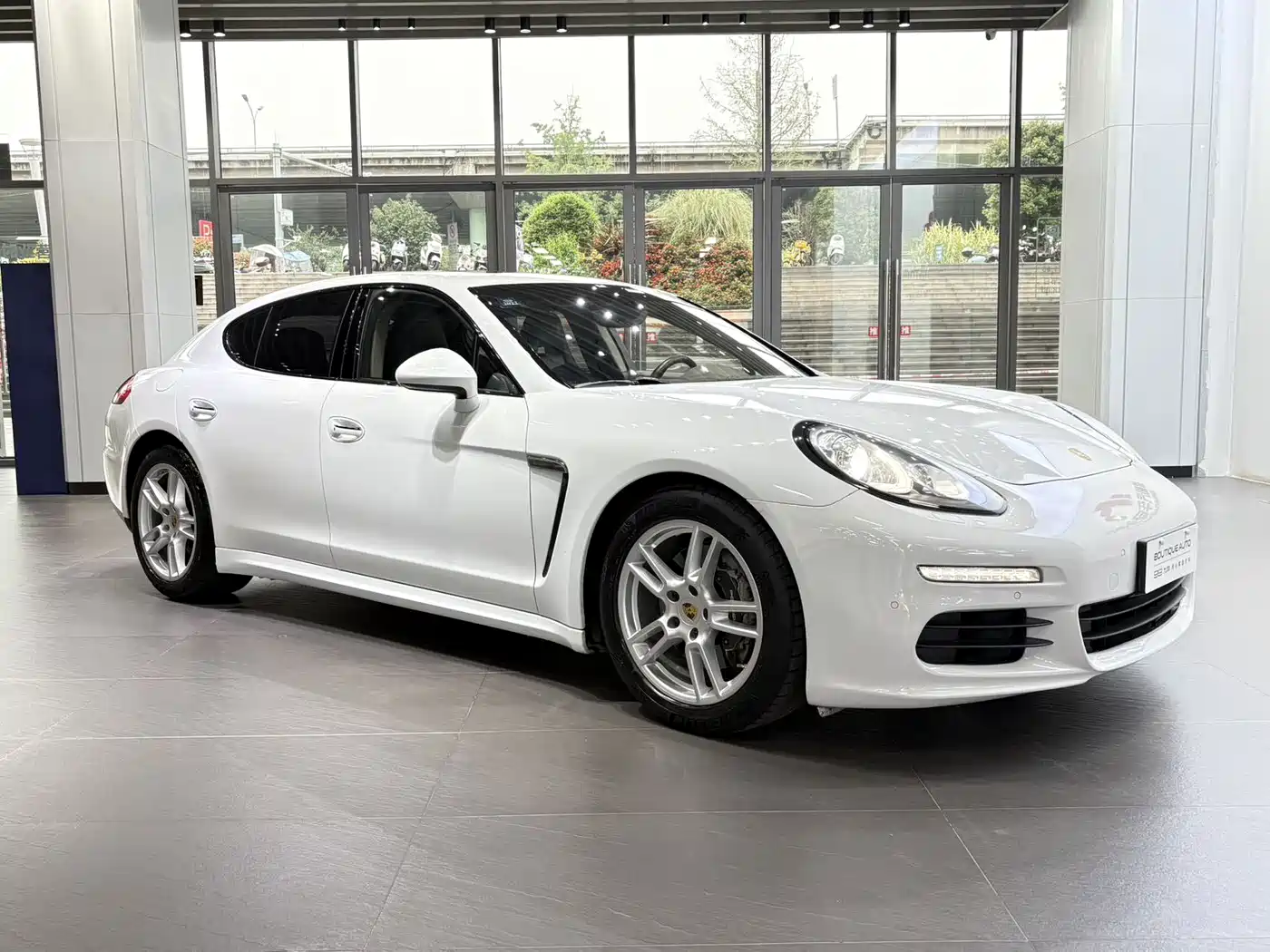 Porsche Panamera 2016 Panamera Edition 3.0T фото 3