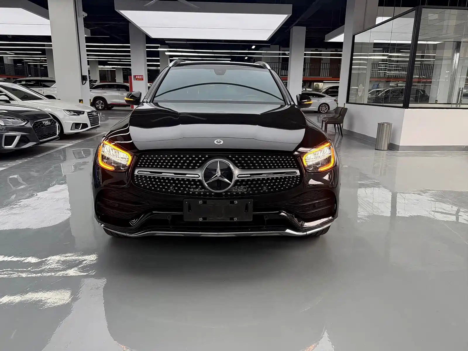 Фото 2 - Mercedes-Benz GLC