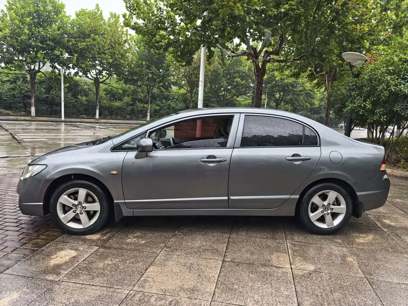 CIIMO CIIMO 2012 2012 1.8L Automatic