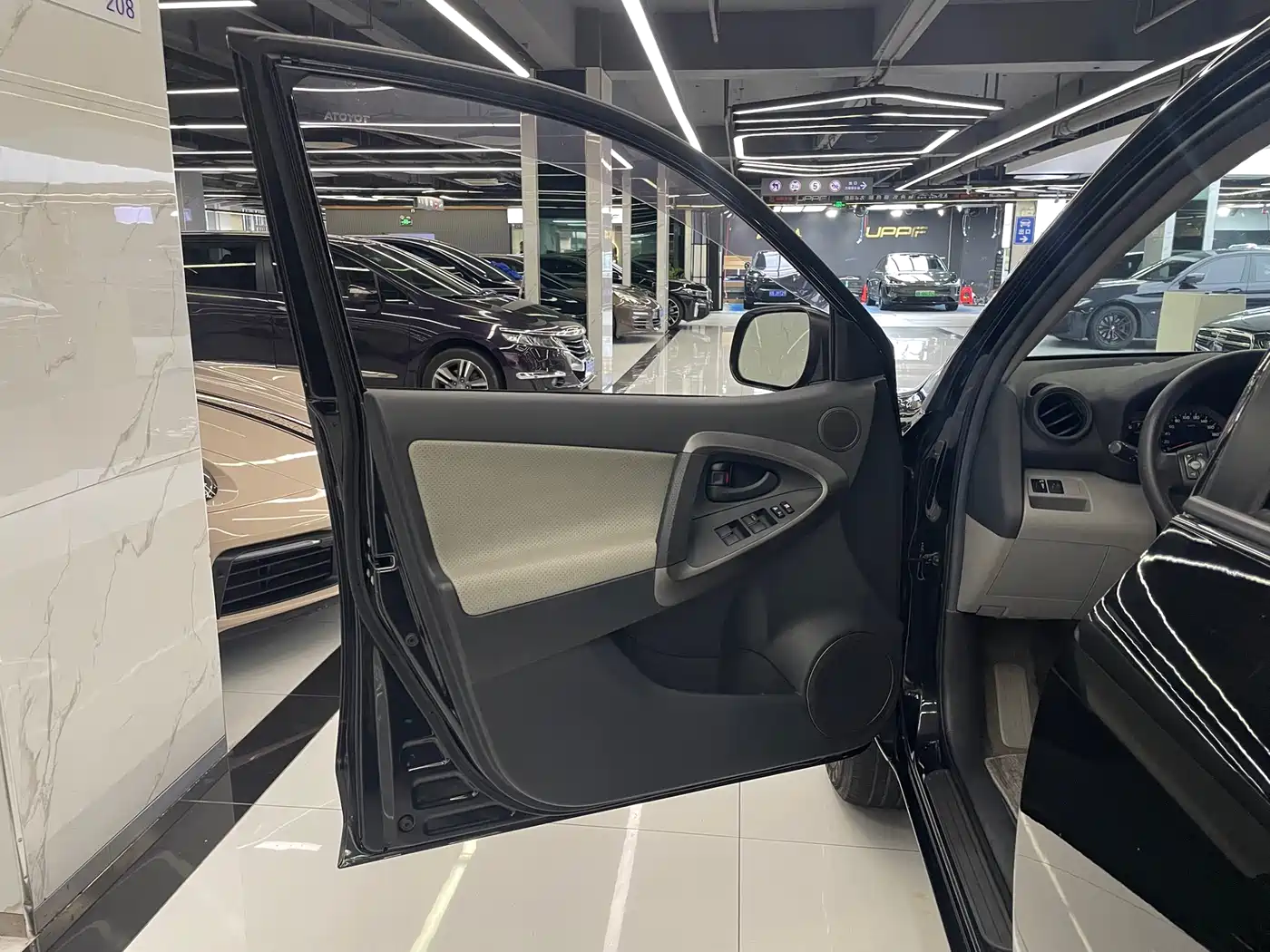 Toyota RAV4 Rongfang 2009 2.0L Automatic Classic Edition фото 25
