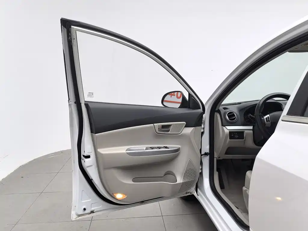 Changan Yuexiang V5 2014 2012 1.5L Manual Dream Edition