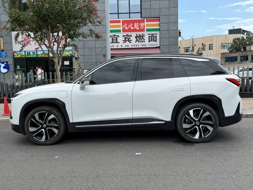 Фото 3 - NIO ES6