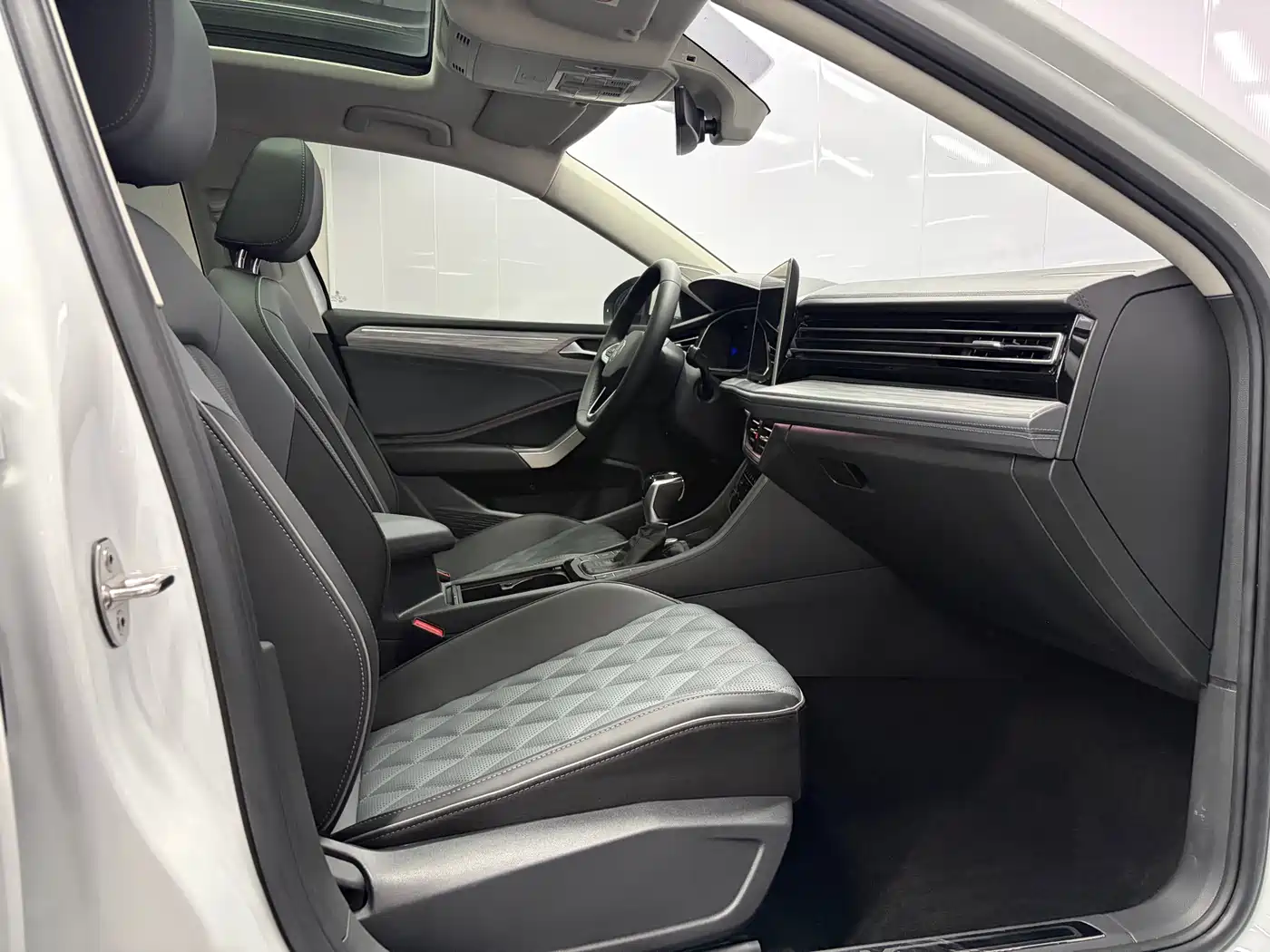 Volkswagen Sagitar 2023 280TSI DSG Excellence Plus Edition фото 14