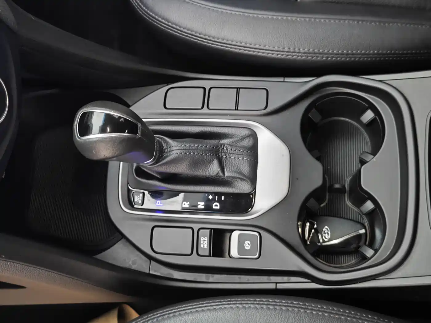 Hyundai Santa Fe 2013 Model 2.4L Automatic 2WD Smart фото 15