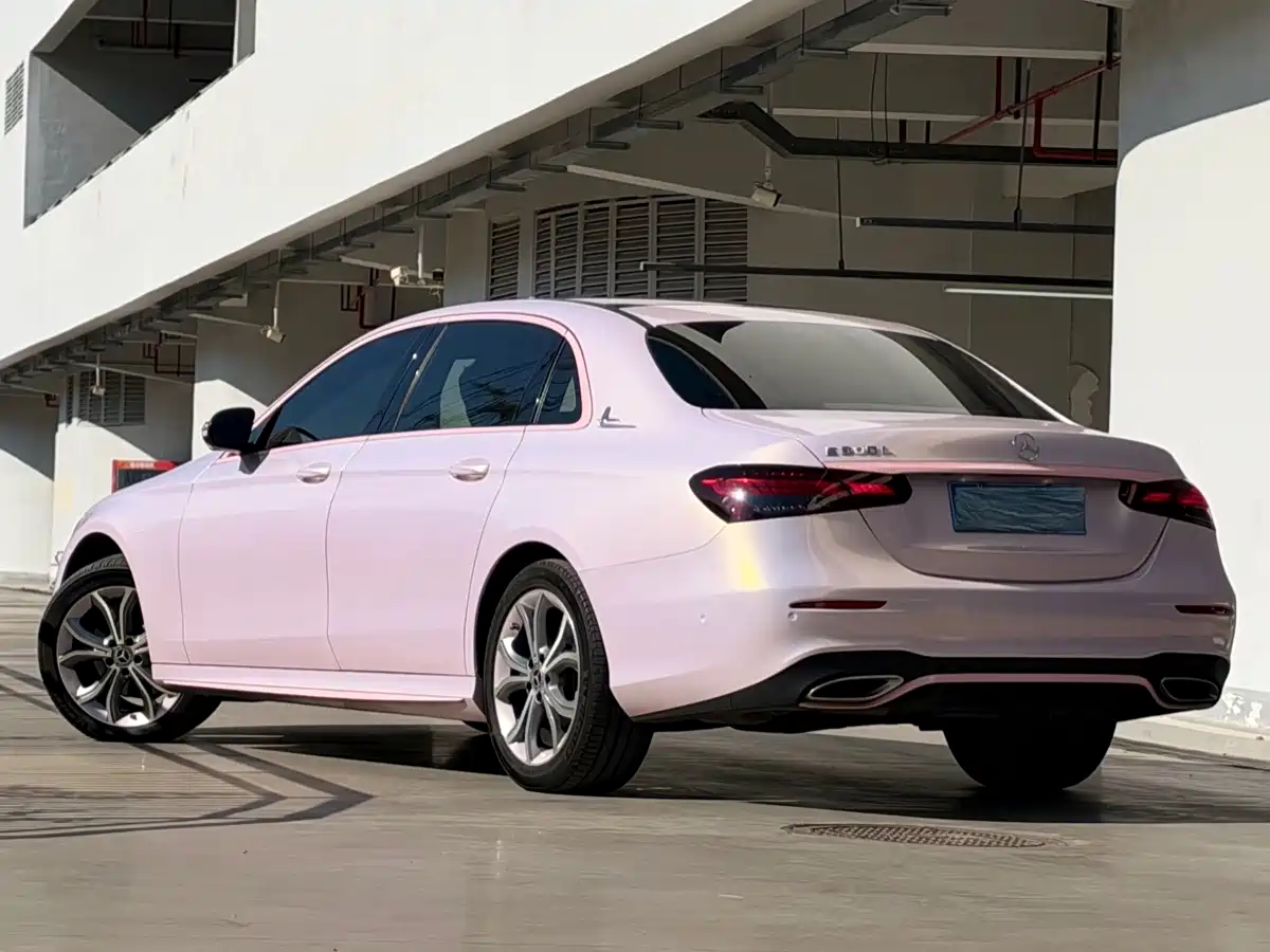 Фото 4 - Mercedes-Benz E-Class