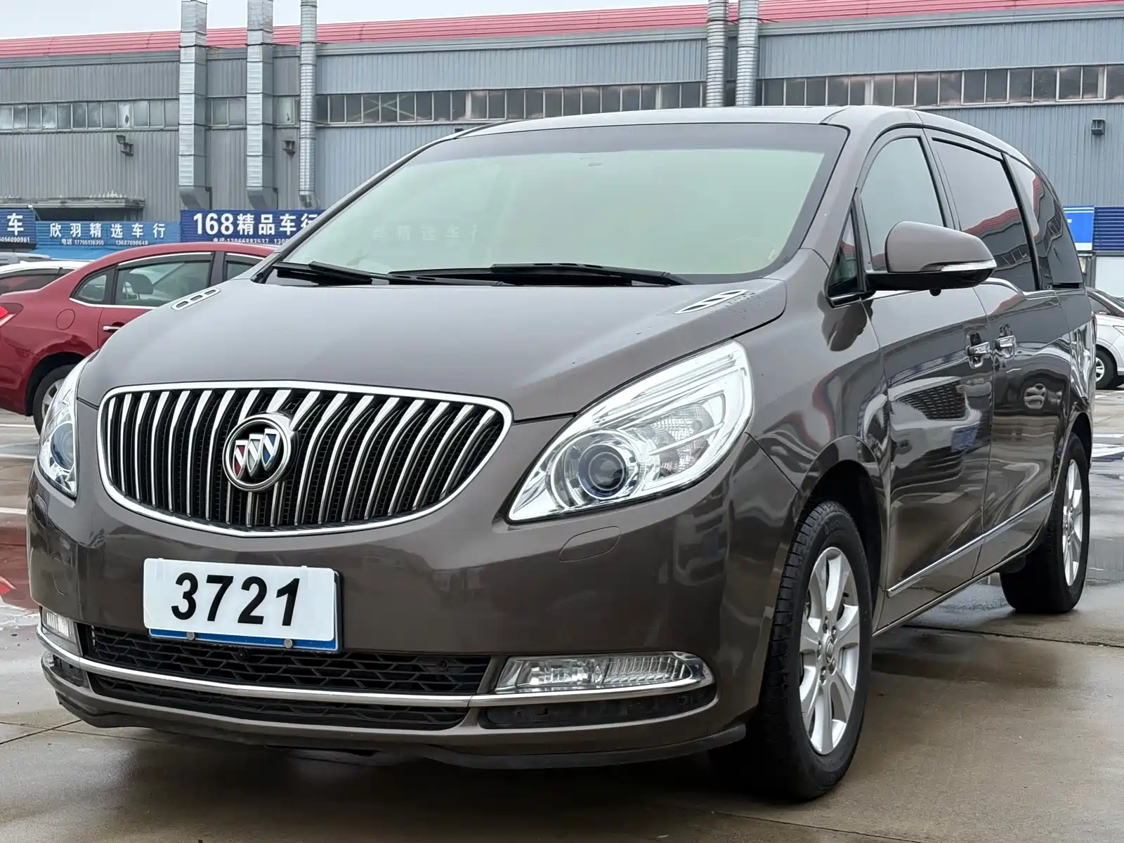 Photo 1 - Buick GL8