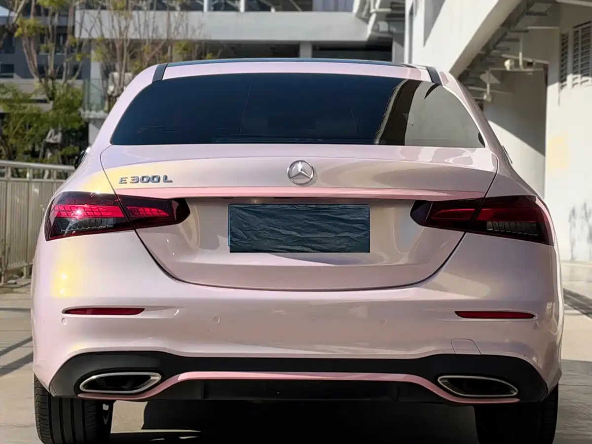 Фото 5 - Mercedes-Benz E-Class