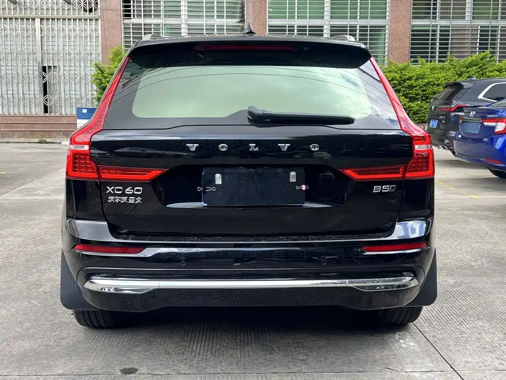 Volvo XC60 2025 2025 B5 AWD Smart Luxury Edition
