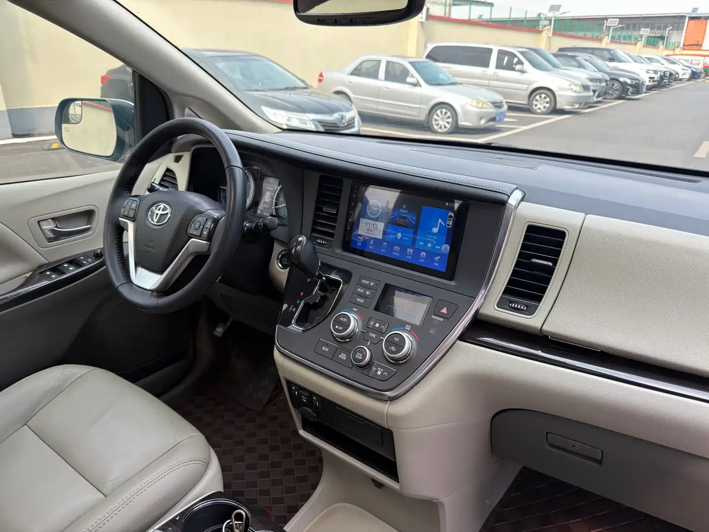 Toyota Sienna 2015 3.5L 2WD L фото 11