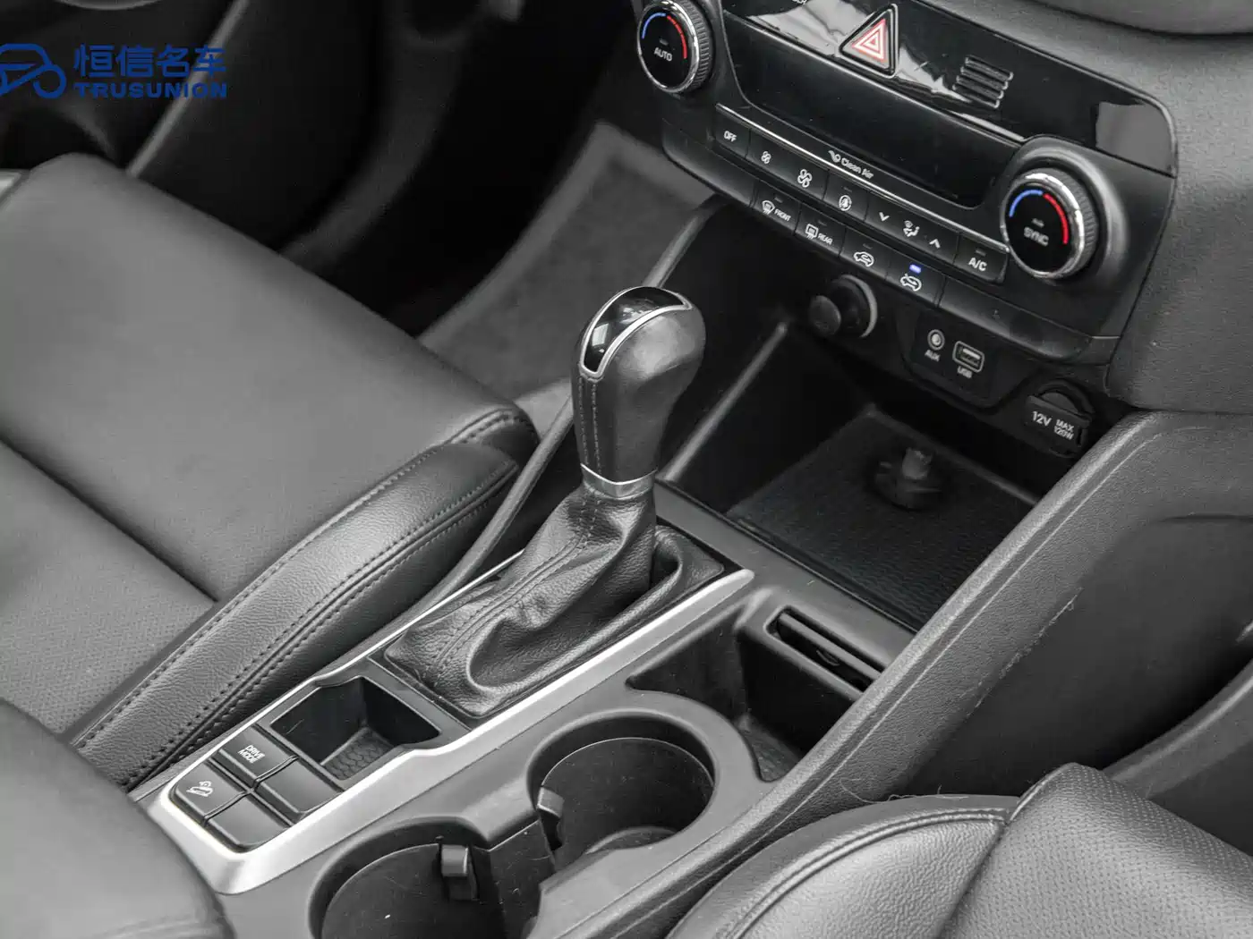 Hyundai Tucson 2018 1.6T DCT 2WD 15th Anniversary Special Edition фото 18