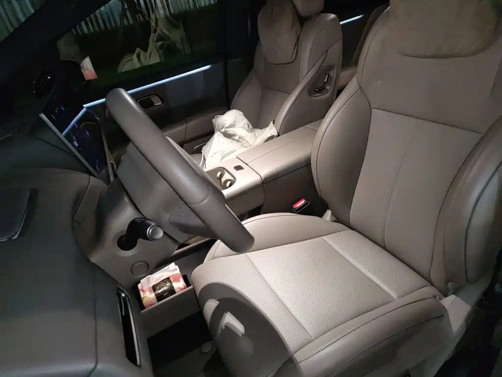 Li Auto i6 2025 2025 2WD Base Model