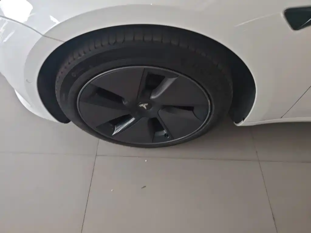 Фото 23 - Tesla Model 3