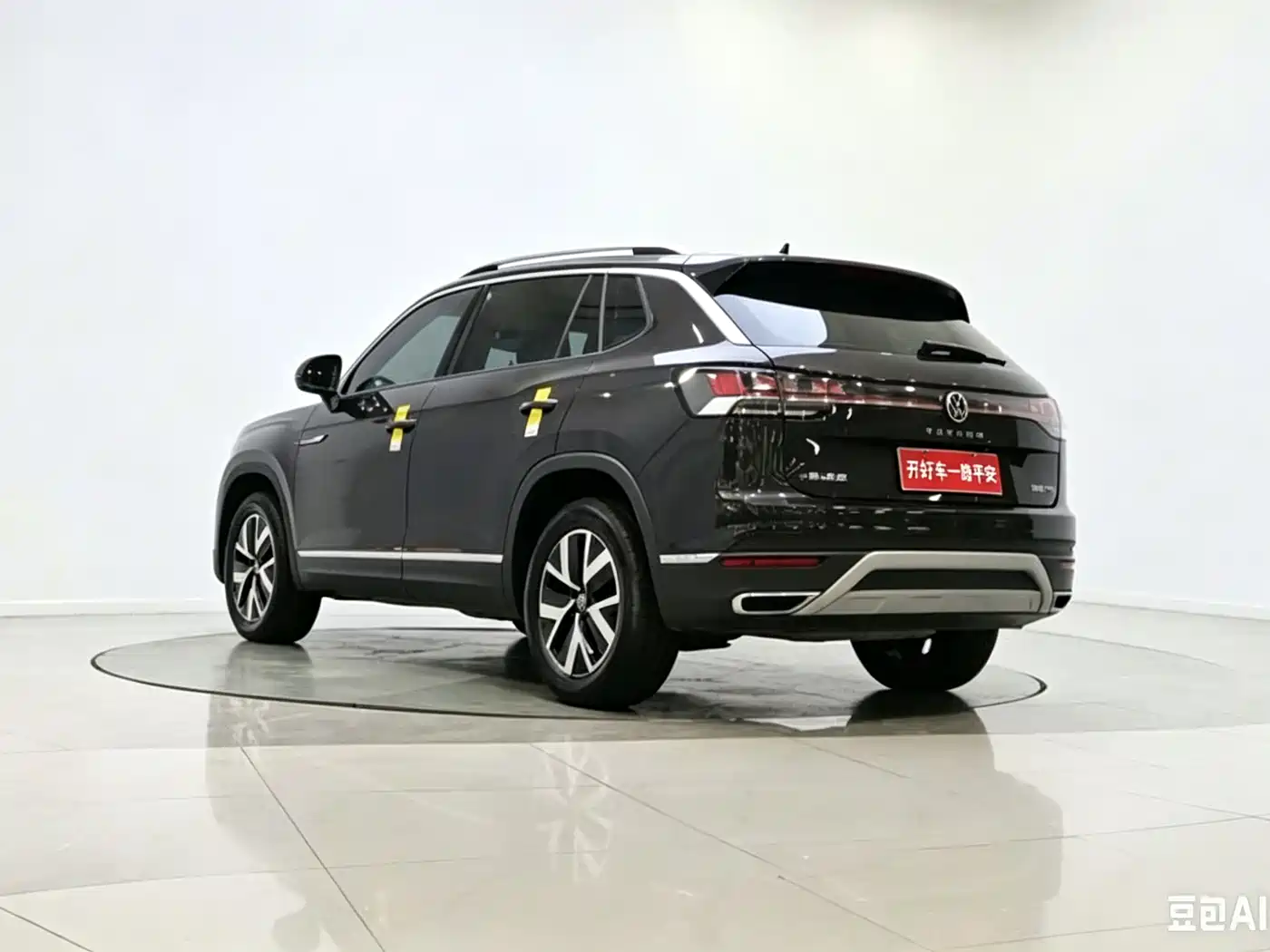 Volkswagen Tayron 2024 330TSI 2WD Luxury Plus Advanced фото 3