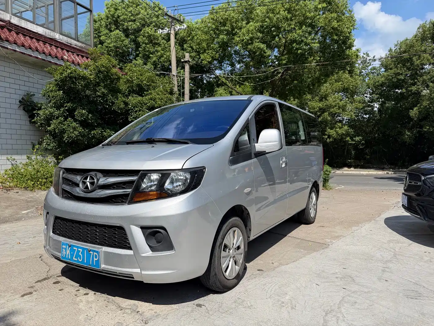 JAC Refine M3 2016 2016 IKEA Edition 1.6L Luxury