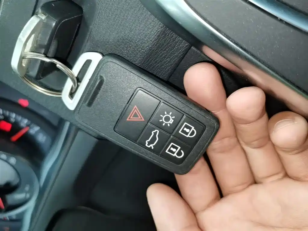 Фото 9 - Volvo S60