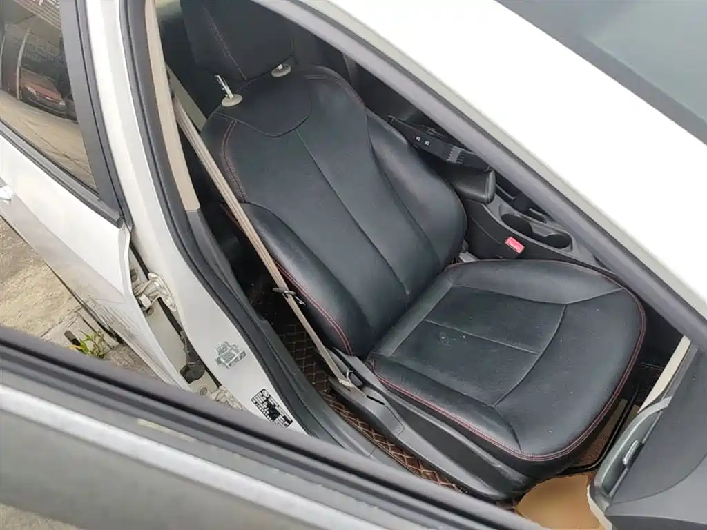 Buick Excelle 2016 15N Automatic Progressive фото 25