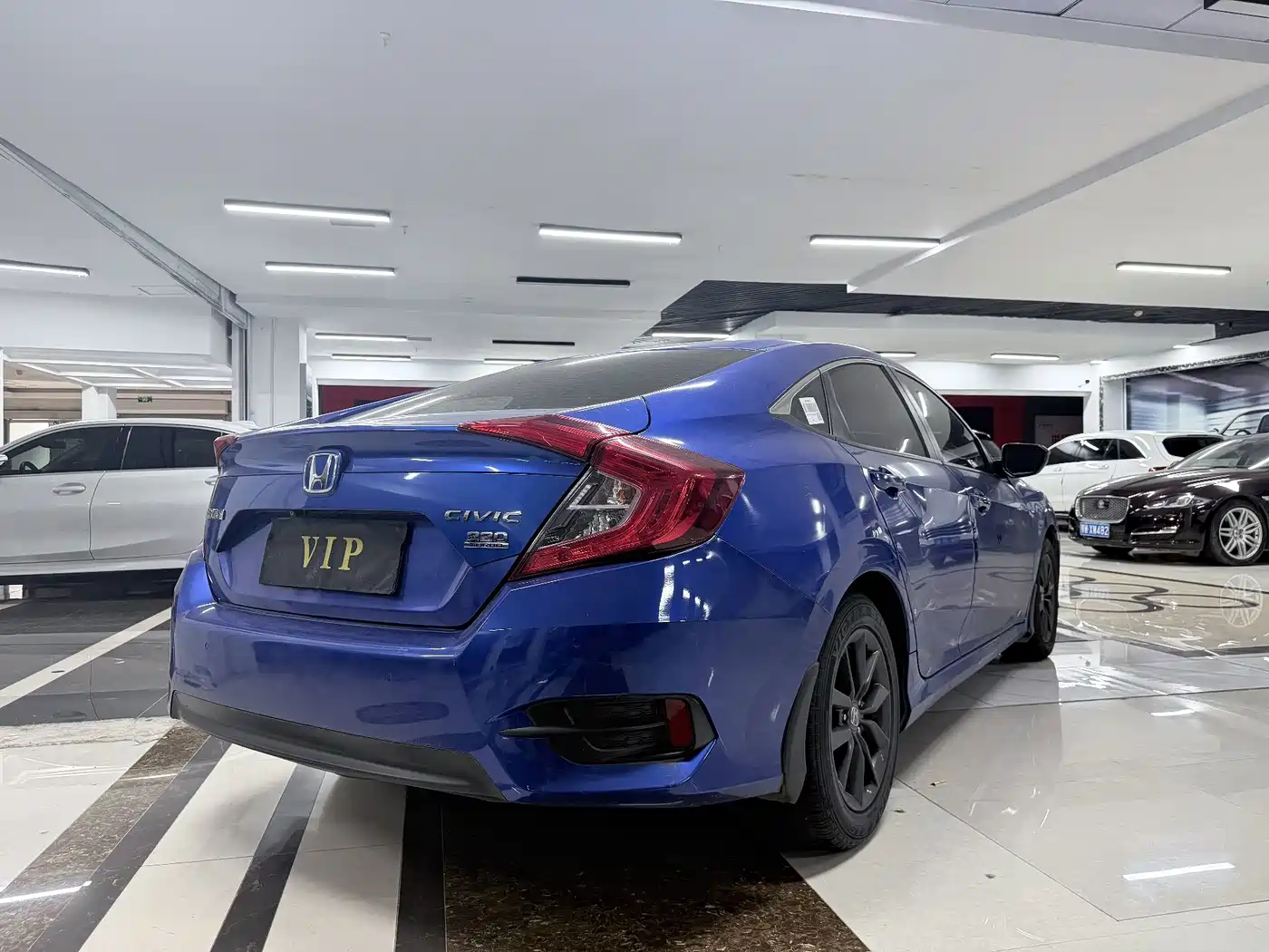 Фото 9 - Honda Civic