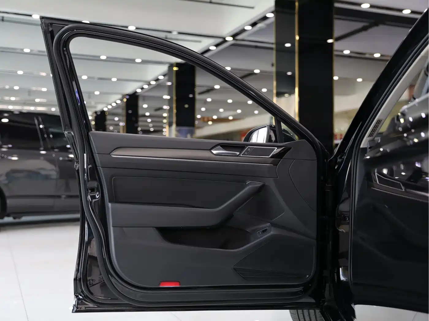 Volkswagen Magotan 2020 330TSI DSG Leading фото 5