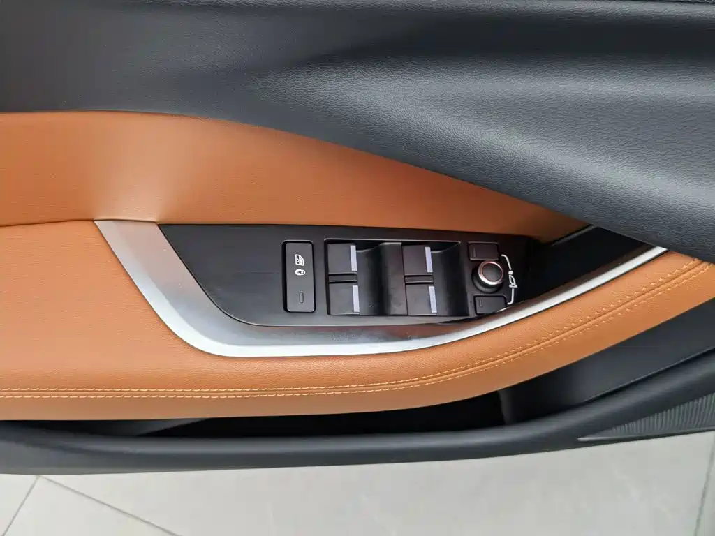 Jaguar XEL 2025 2025 2.0T 250PS R-DYNAMIC 90th Anniversary Edition