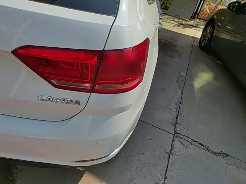 صورة 8 - Volkswagen Lavida Tour