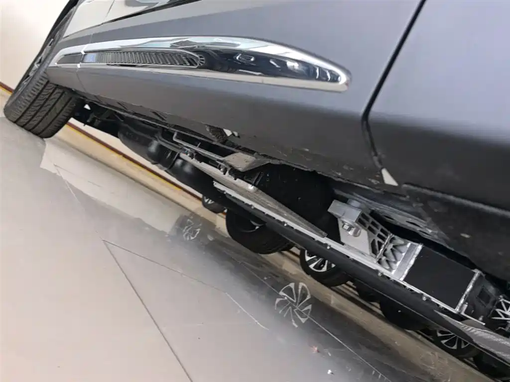 Hongqi HS7 PHEV 2024 2.0T PHEV 4WD Flagship Edition 6-seater фото 21