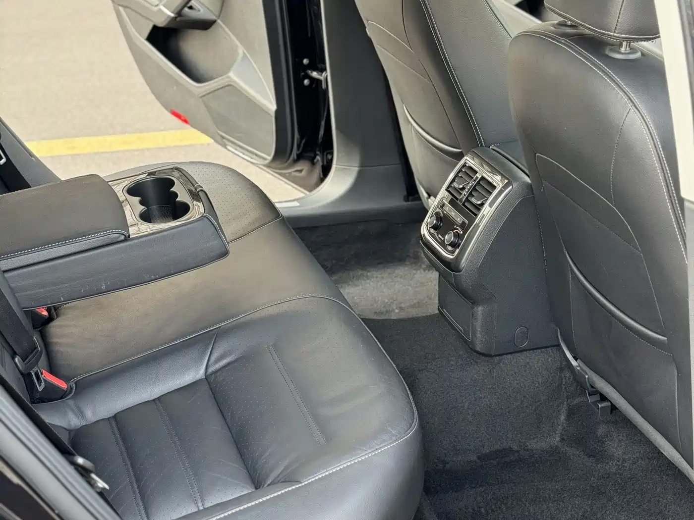 Volkswagen Passat 2016 330TSI DSG Executive Edition фото 15