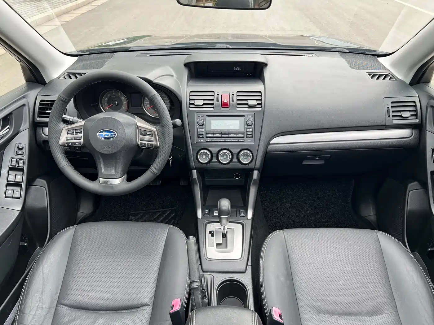 Subaru Forester 2014 2.0i Automatic Luxury Edition фото 14