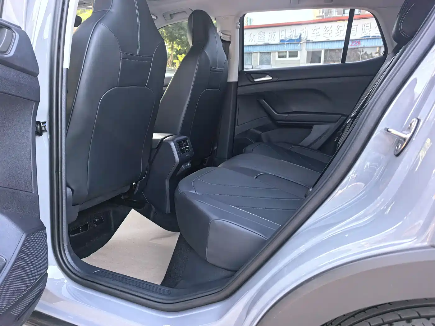 Volkswagen Tharu 2025 New Edge 300TSI Enjoyment Edition фото 5