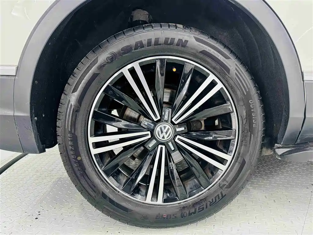 Volkswagen Tiguan L 2019 330TSI Automatic 2WD Panorama Comfort Edition China VI фото 24