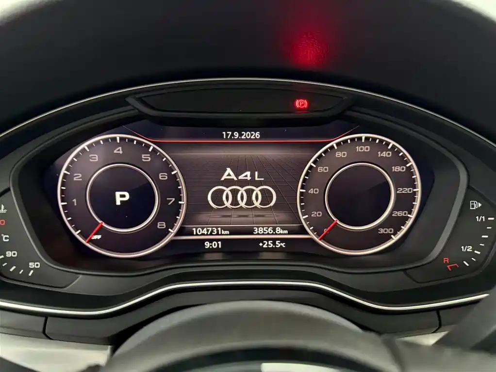 Фото 10 - Audi A4L