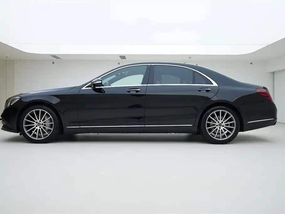 Mercedes-Benz S-Class 2019 S 350 L Premium Ultimate Edition фото 3