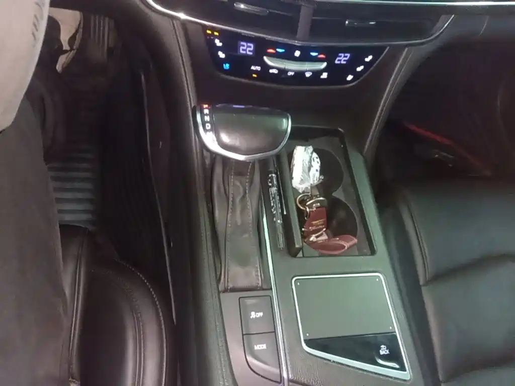 Фото 14 - Cadillac CT6