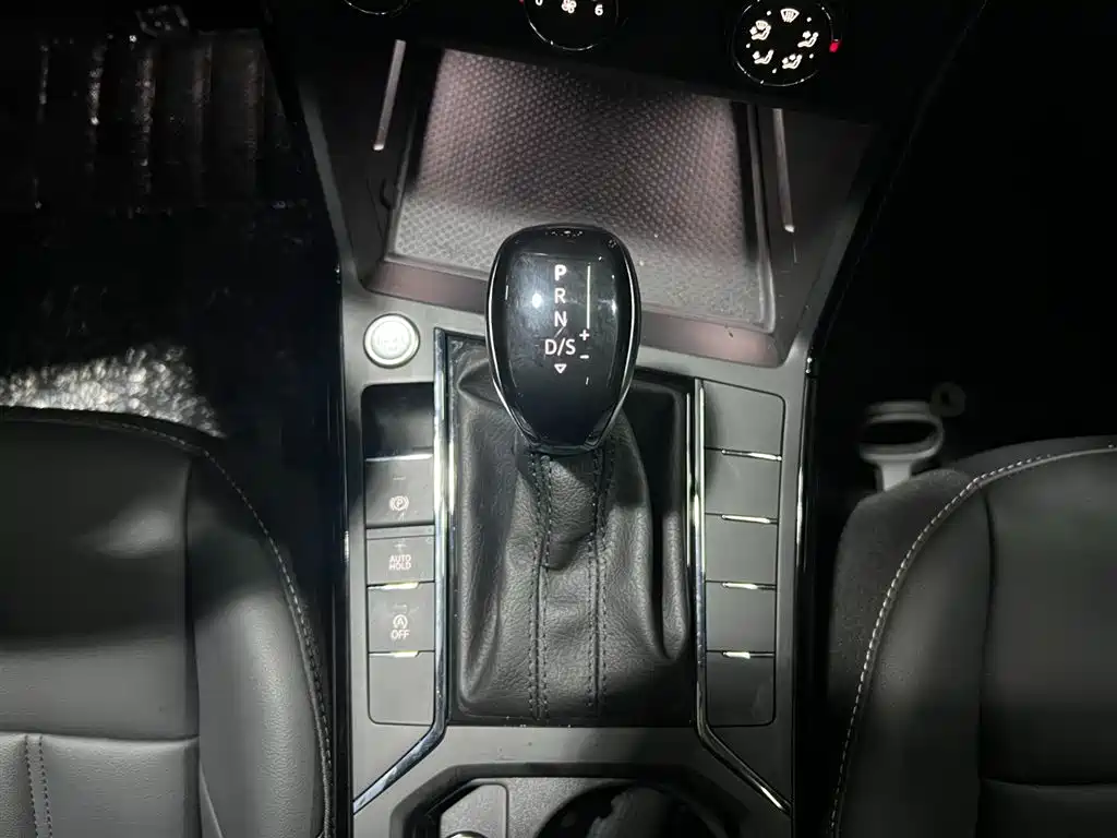 Volkswagen Passat 2024 280TSI Business Edition фото 14