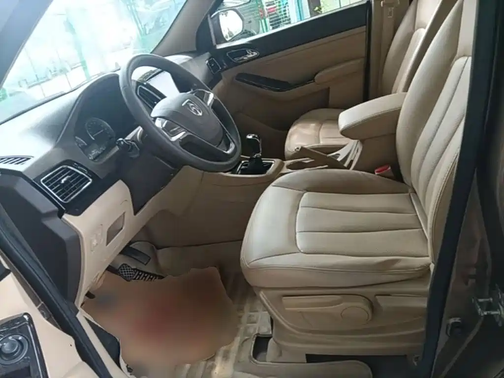 Baojun 730 2015 2015 1.8L Manual Comfort ESP Edition 7-seater