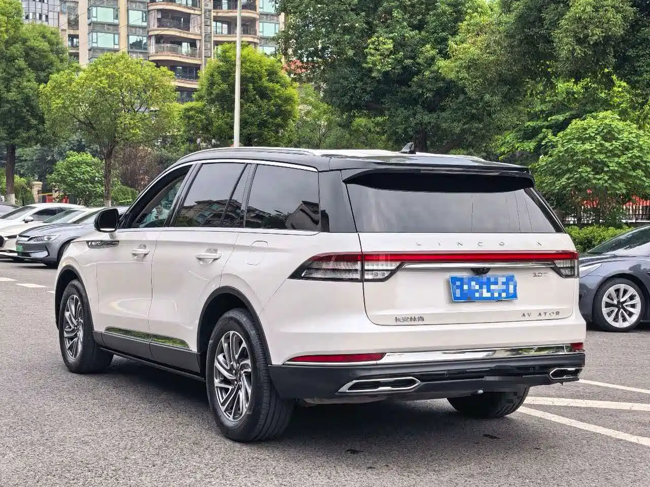 صورة 6 - Lincoln Aviator