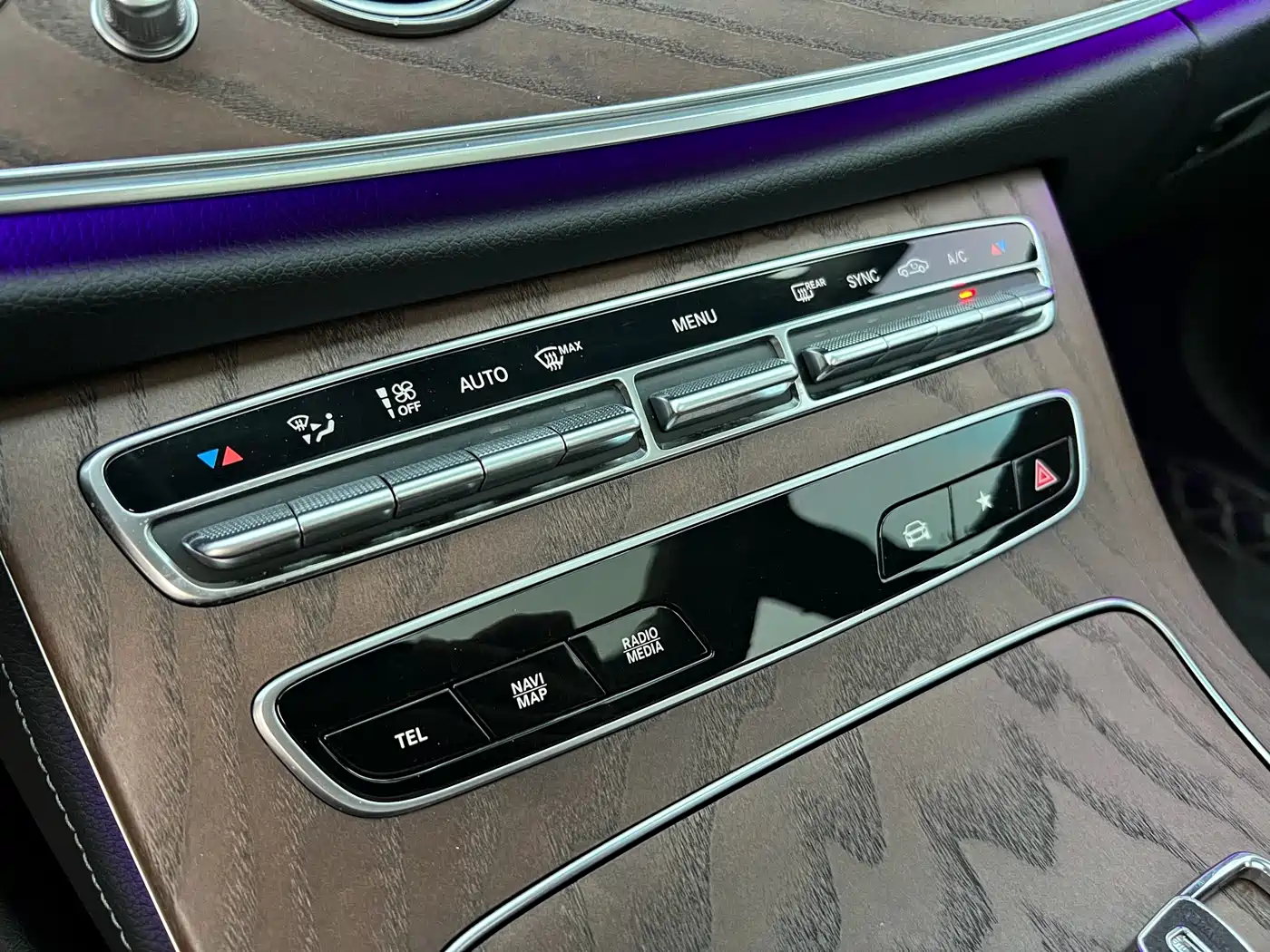 Mercedes-Benz E-Class 2022 E 300 L Luxury фото 20