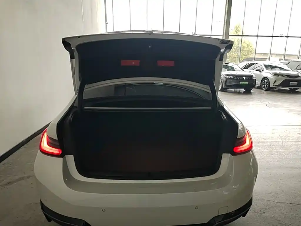 BMW i3 2025 2026 eDrive 35 L