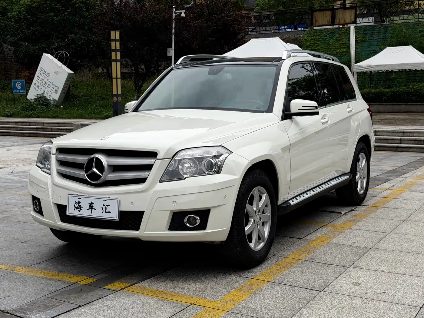 Mercedes-Benz GLK-Class (Import) 2011 GLK 300 4MATIC Luxury