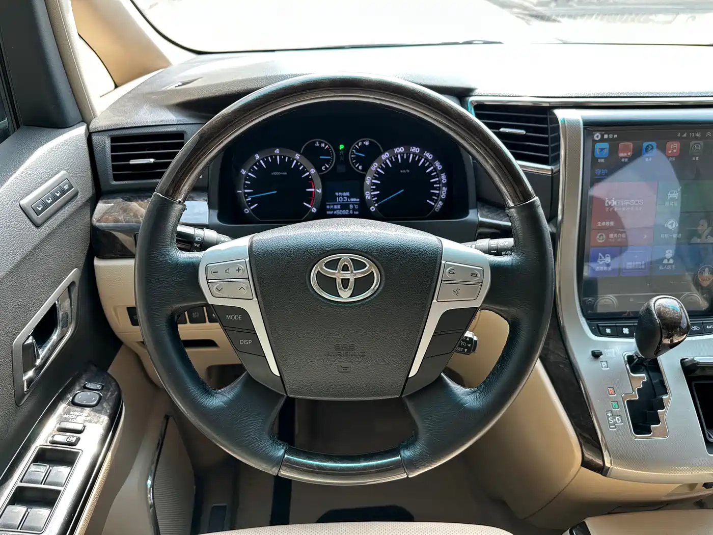 Toyota Alphard 2012 3.5L Luxury Edition фото 9