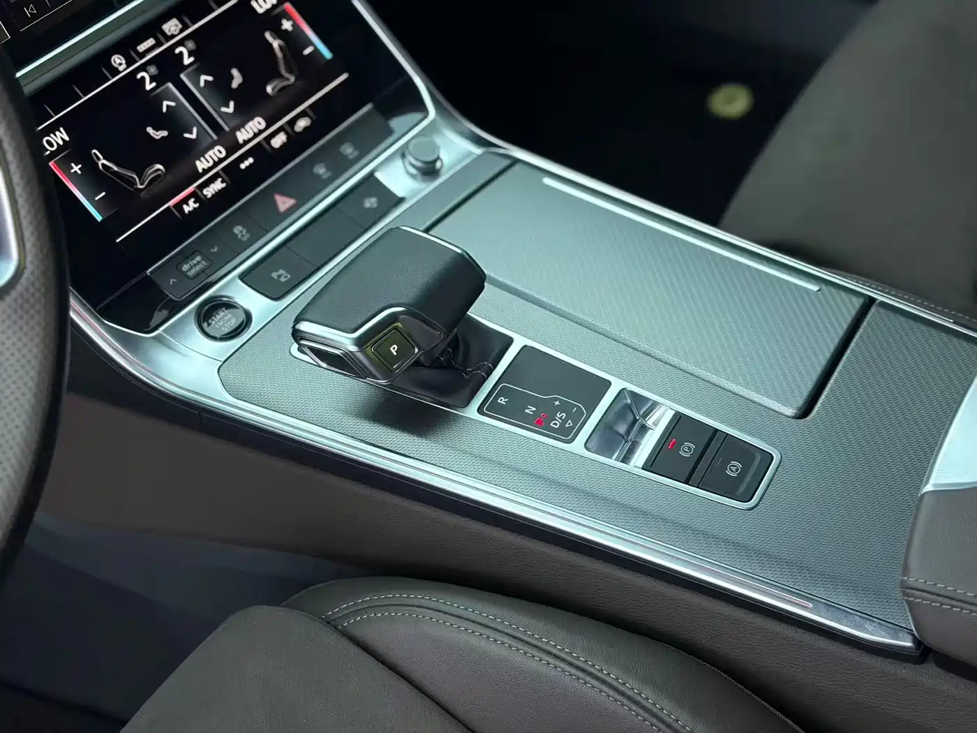 Audi A7L 2024 45 TFSI Luxury фото 11