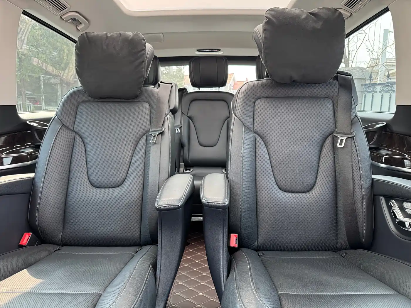 Mercedes-Benz V-Class 2018 V 260 Premium Edition China V фото 13