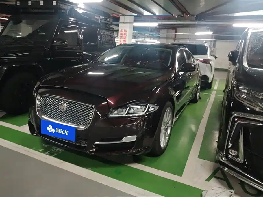 JAGUAR XJ