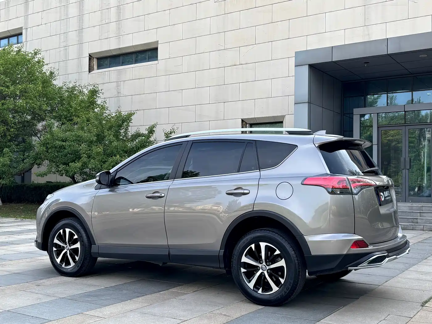 Toyota RAV4 Rongfang 2019 2.0L CVT 2WD Urban Edition China VI фото 6