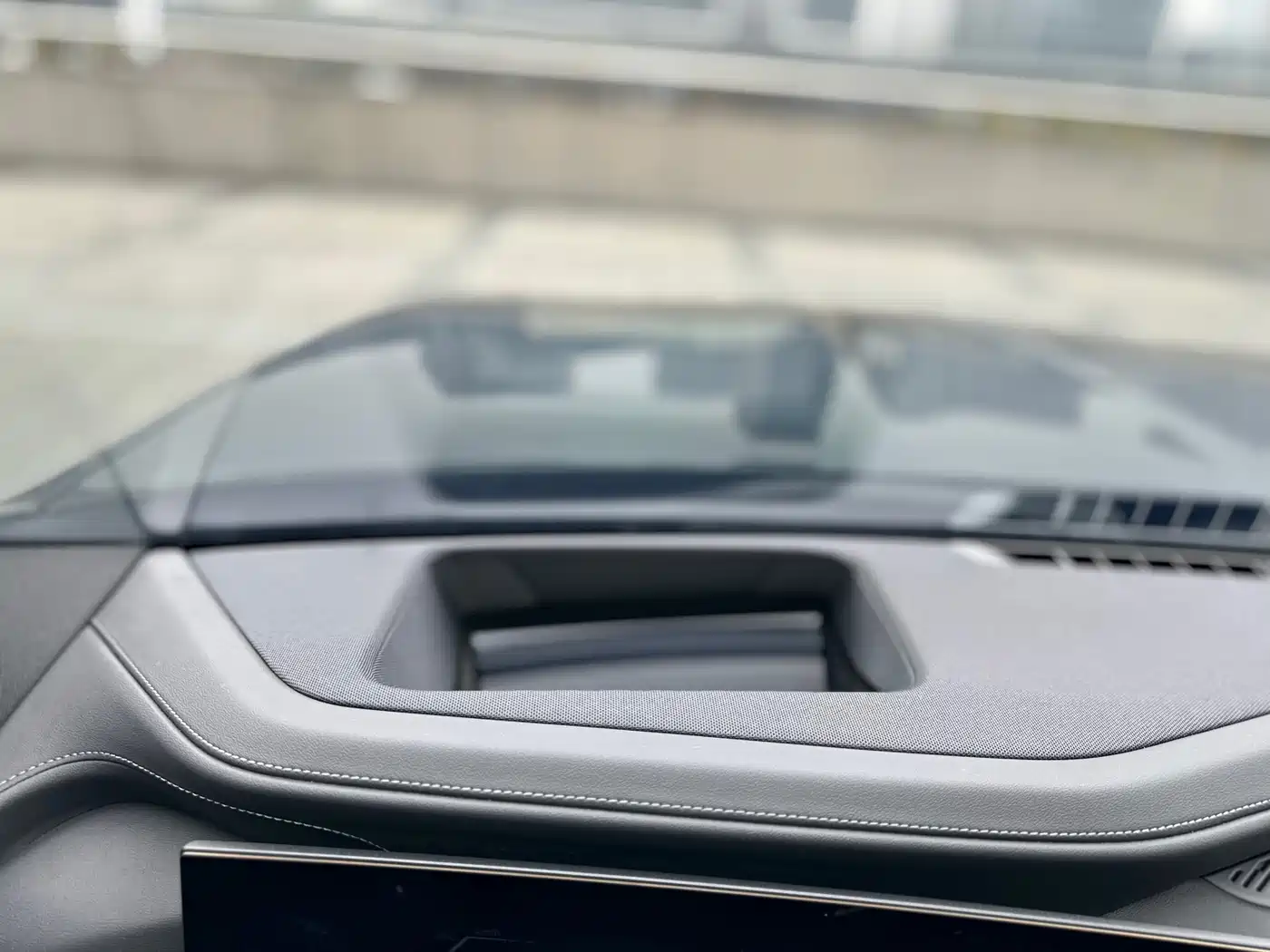 BMW 7 Series 2023 Facelift 740Li Exclusive M Sport Package фото 38