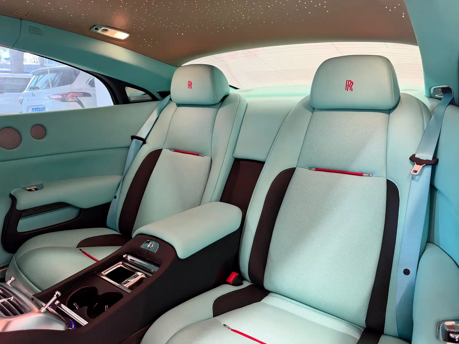 Фото 10 - Rolls-Royce Wraith