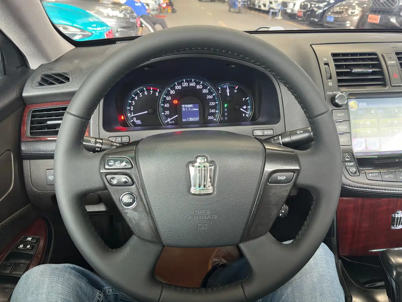 Toyota Crown 2011 2.5L Royal Leather Sunroof Special Edition фото 11