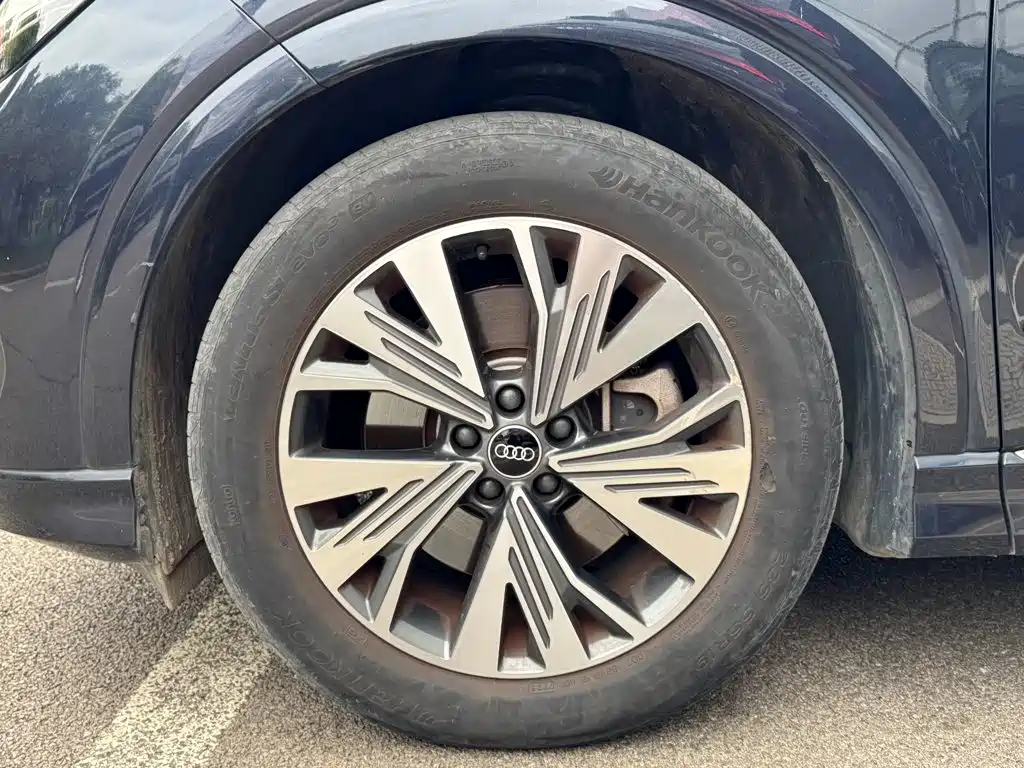 Audi Q4 e-tron 2023 2023 40 e-tron Pioneer Edition