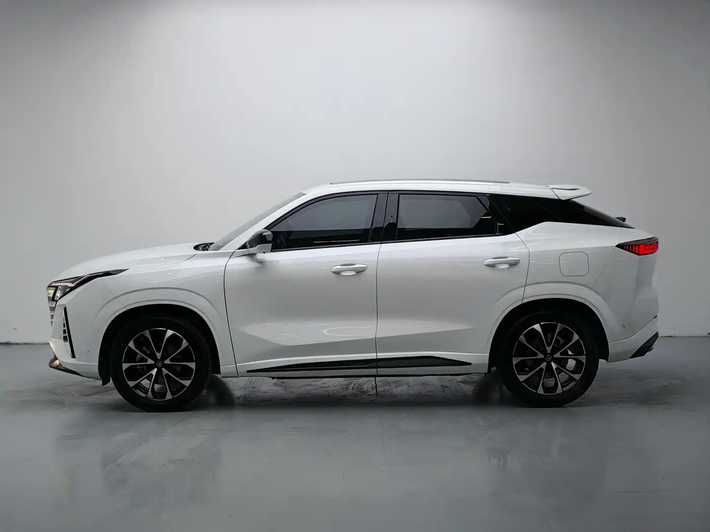 CHANGAN UNI Z NEW ENERGY