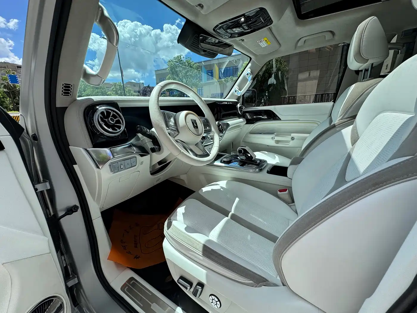 TANK CO CREATION TANK 300