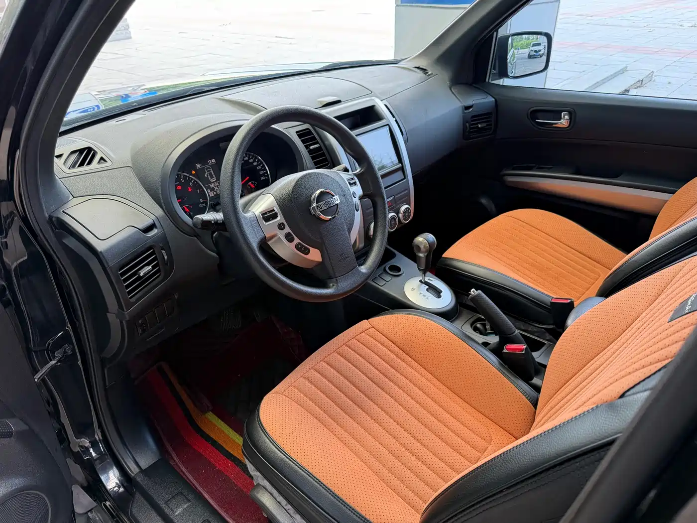 Dongfeng Fengdu MX6 2015 2015 2.0L CVT 2WD Excellence